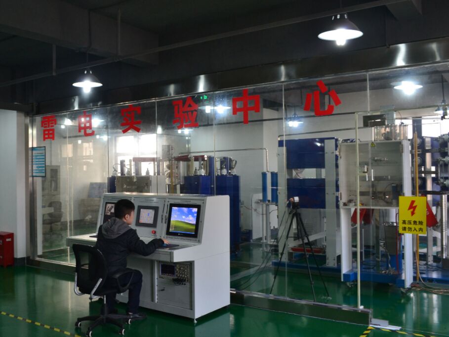 如何檢測防雷器瞬間放電電流？